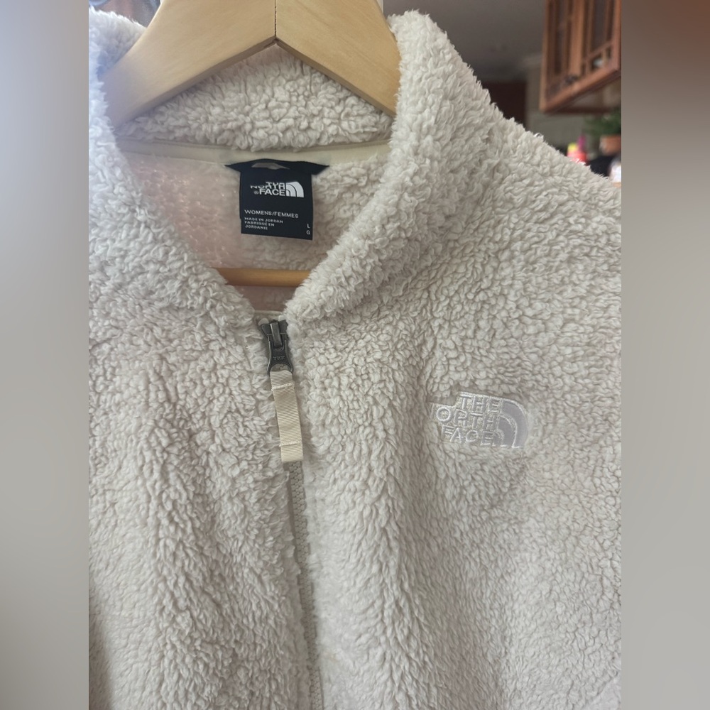 The North Face Cream Sherpa Jacket - Picture 2 of 4